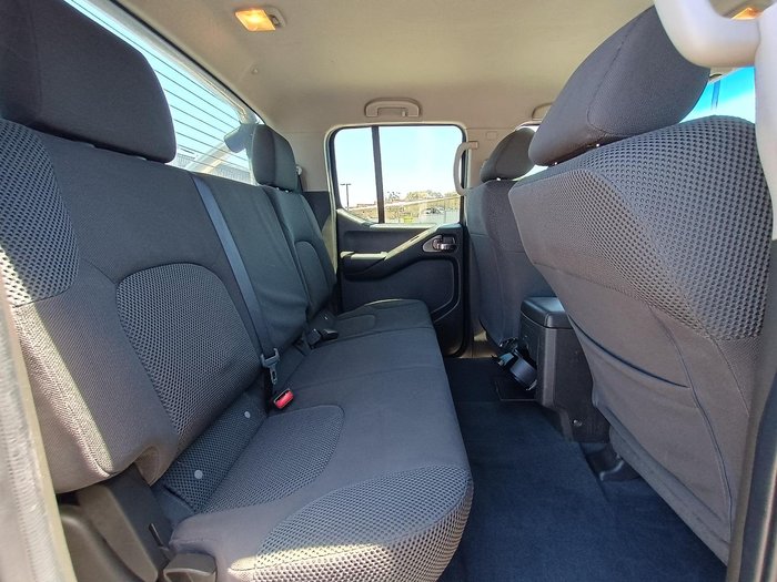 2009 Nissan Navara ST-X D40 4x2 Cosmic Black