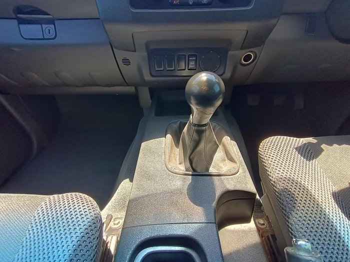 2009 Nissan Navara ST-X D40 4x2 Cosmic Black