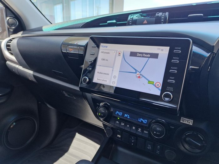 2021 Toyota Hilux SR5