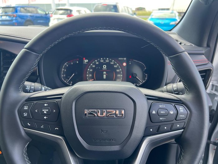 2025 Isuzu MU-X X-TERRAIN MY25 4X4 Dual Range Moonstone White