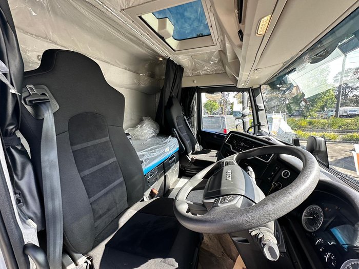 2023 Iveco S-Way AS270