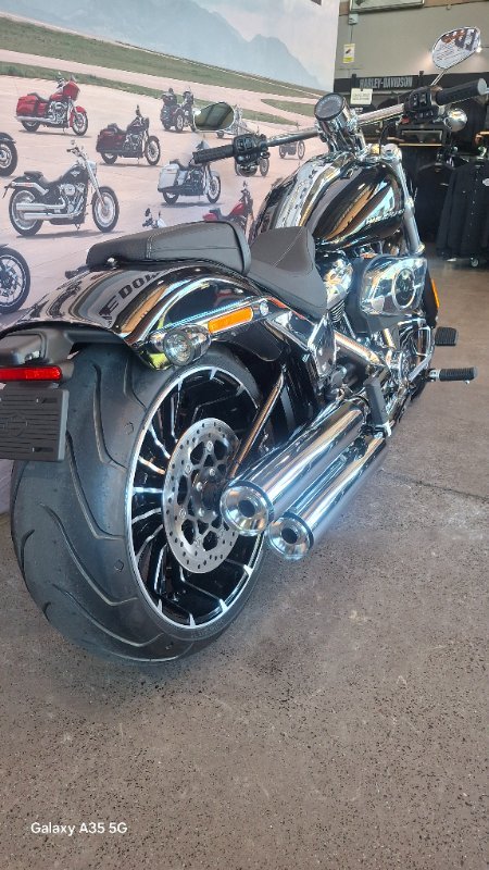2025 Harley-davidson FXBR BREAKOUT (117) Vivid Black