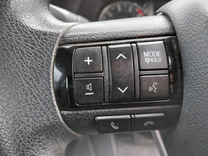 2022 Toyota Hilux SR