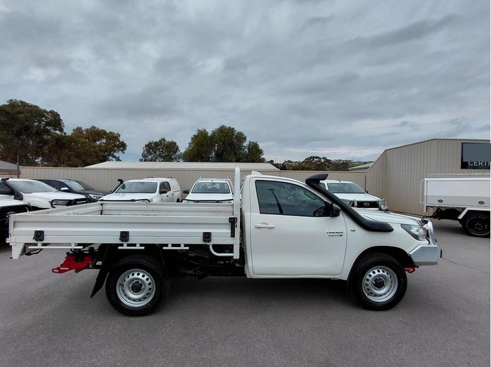 2022 Toyota Hilux SR