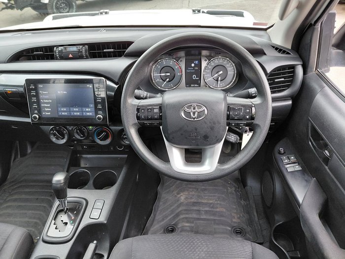 2022 Toyota Hilux SR