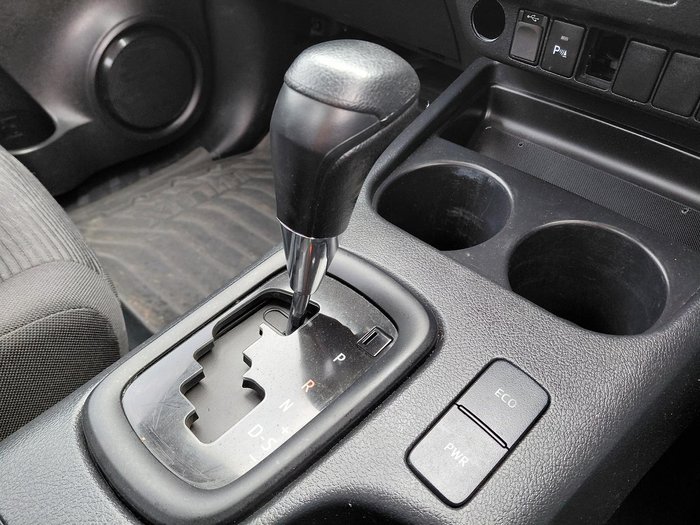 2022 Toyota Hilux SR