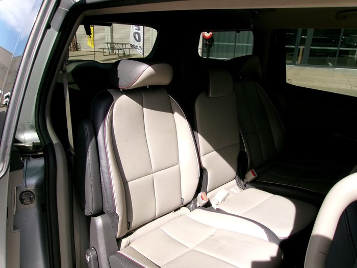 2016 Kia Carnival Platinum