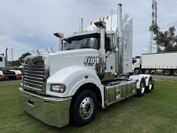 2021 Mack Superliner