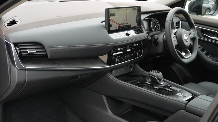 2025 Nissan X-TRAIL ST-L