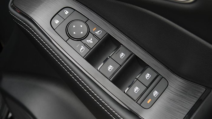 2025 Nissan X-TRAIL ST-L