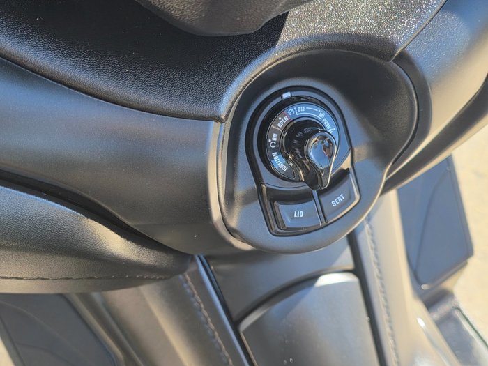 2018 Yamaha XMAX 300 (CZD300A) SILVER