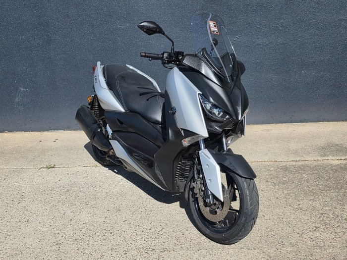 2018 Yamaha XMAX 300 (CZD300A) SILVER