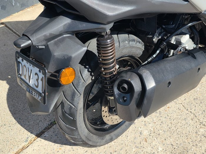 2018 Yamaha XMAX 300 (CZD300A) SILVER