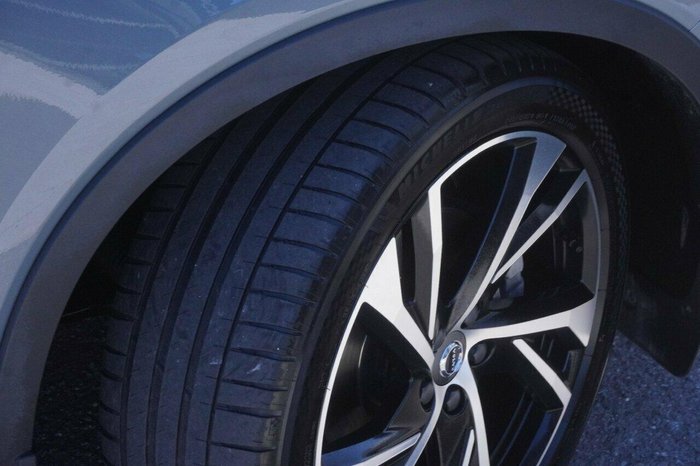 2021 Volvo XC40 T5 R-Design