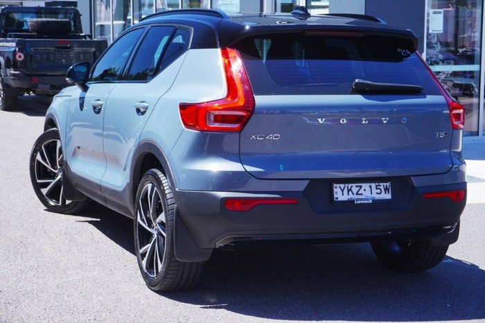 2021 Volvo XC40 T5 R-Design