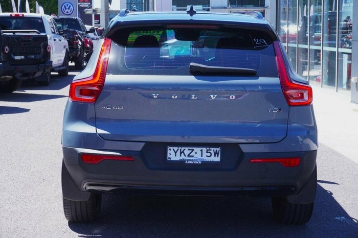 2021 Volvo XC40 T5 R-Design
