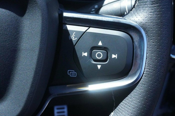 2021 Volvo XC40 T5 R-Design