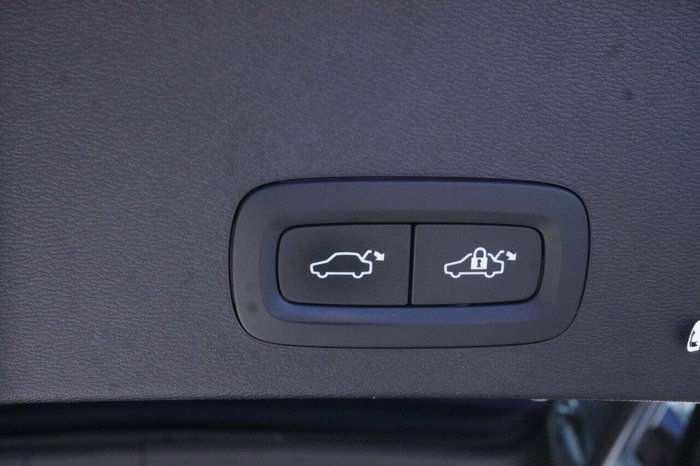 2021 Volvo XC40 T5 R-Design