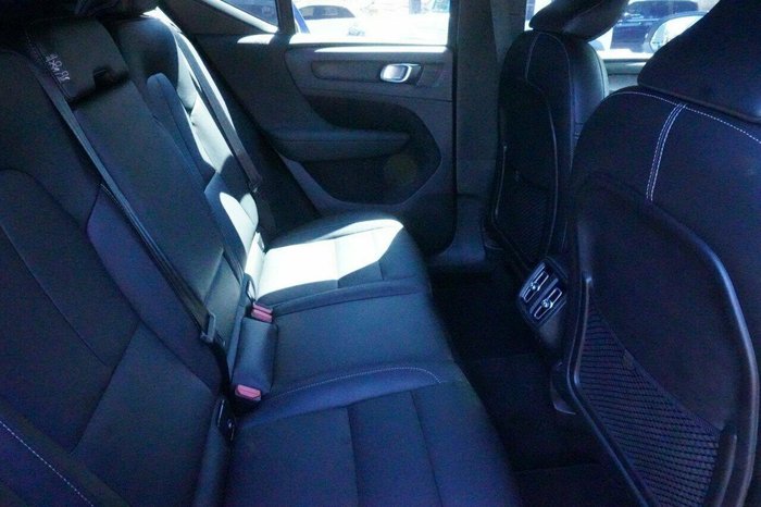 2021 Volvo XC40 T5 R-Design