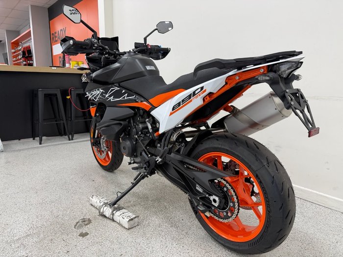 2024 Ktm 890 SM-T