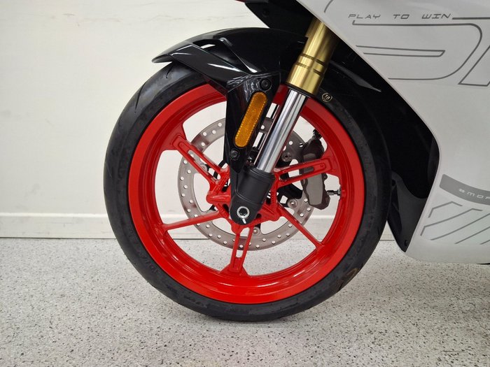 2025 CFMOTO 2025 Cf Moto 450CC 450 SR NEBULA WHITE