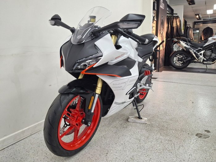 2025 CFMOTO 2025 Cf Moto 450CC 450 SR NEBULA WHITE