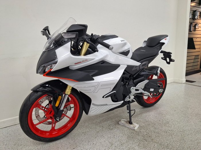 2025 CFMOTO 2025 Cf Moto 450CC 450 SR NEBULA WHITE