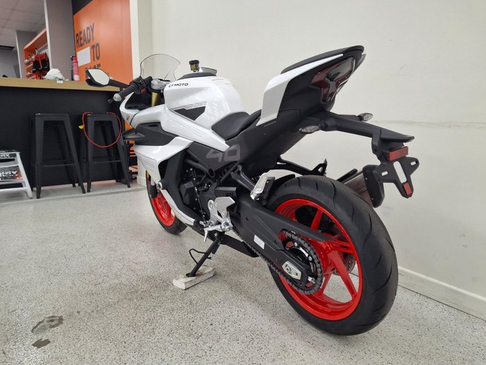 2025 CFMOTO 2025 Cf Moto 450CC 450 SR NEBULA WHITE