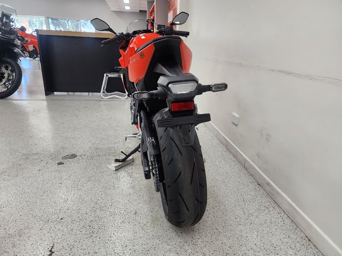 2025 Suzuki GSX-8R (GSX800FRQ) Orange