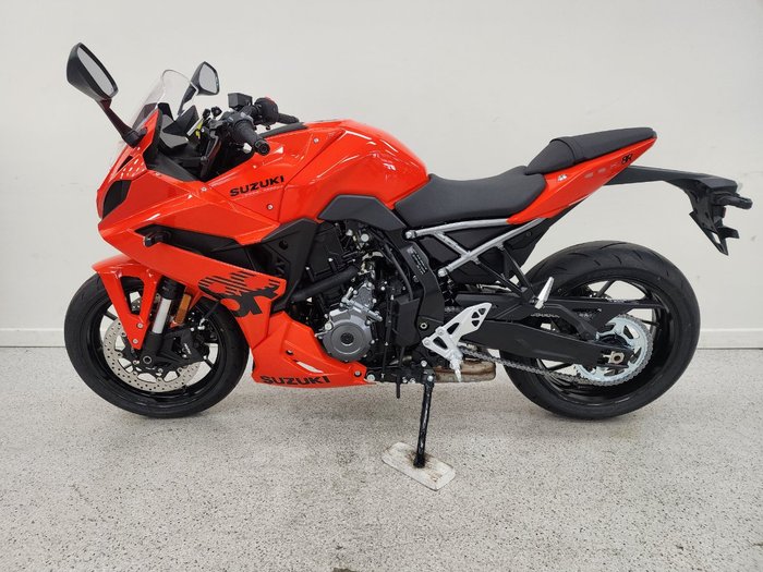 2025 Suzuki GSX-8R (GSX800FRQ) Orange