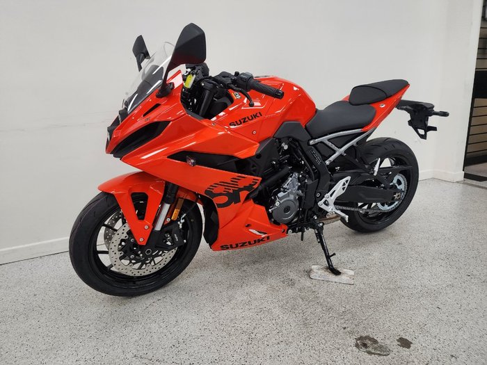 2025 Suzuki GSX-8R (GSX800FRQ) Orange