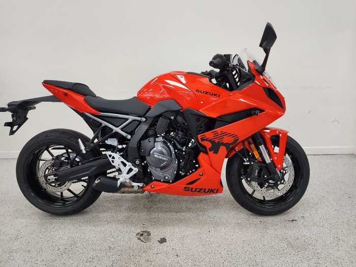 2025 Suzuki GSX-8R (GSX800FRQ) Orange