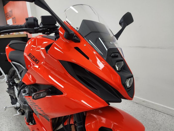 2025 Suzuki GSX-8R (GSX800FRQ) Orange
