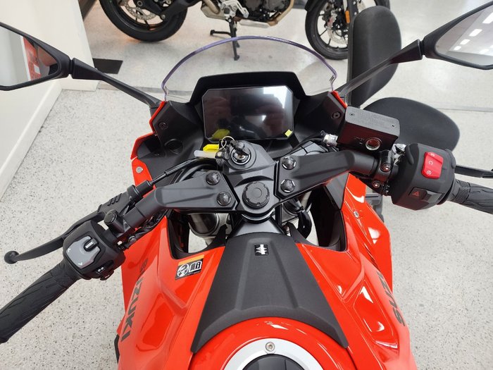 2025 Suzuki GSX-8R (GSX800FRQ) Orange