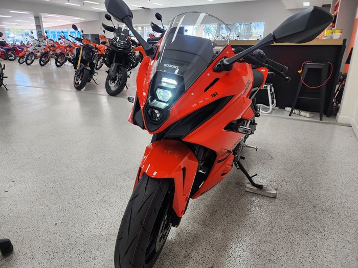 2025 Suzuki GSX-8R (GSX800FRQ) Orange