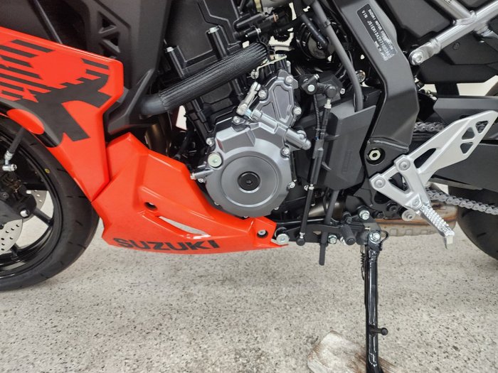 2025 Suzuki GSX-8R (GSX800FRQ) Orange