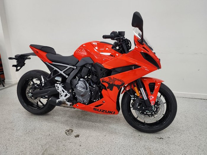 2025 Suzuki GSX-8R (GSX800FRQ) Orange