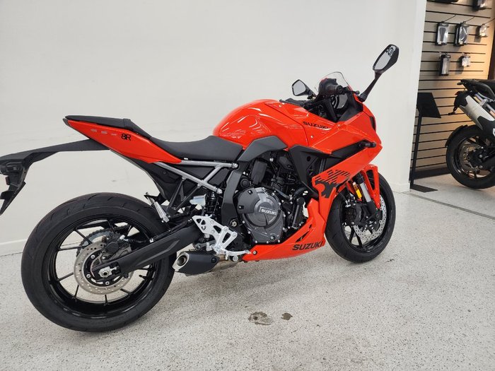 2025 Suzuki GSX-8R (GSX800FRQ) Orange