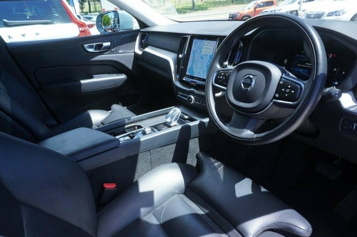 2022 Volvo XC60 B5 Inscription