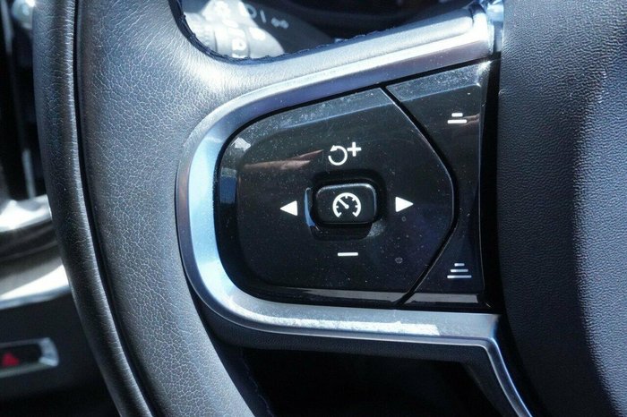 2022 Volvo XC60 B5 Inscription