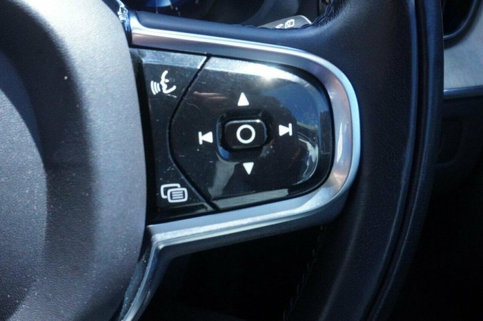 2022 Volvo XC60 B5 Inscription