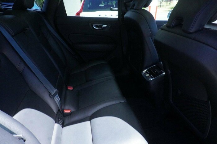 2022 Volvo XC60 B5 Inscription