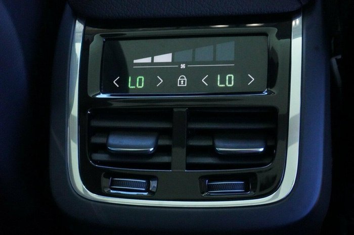 2022 Volvo XC60 B5 Inscription