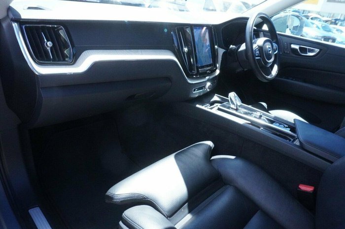 2022 Volvo XC60 B5 Inscription