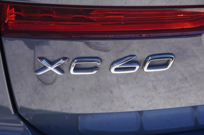 2022 Volvo XC60 B5 Inscription