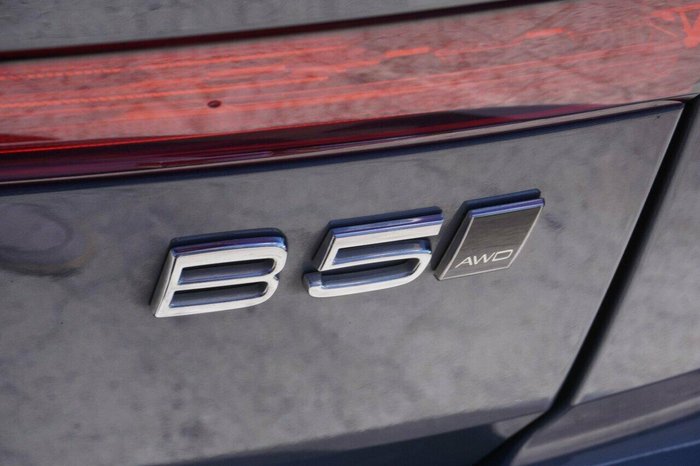 2022 Volvo XC60 B5 Inscription