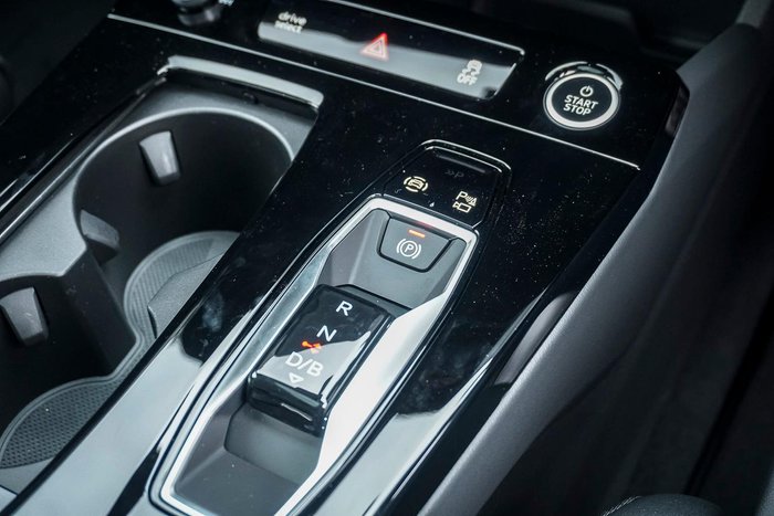 2025 Audi Q6 e-tron Performance