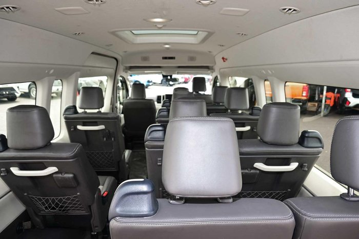 2022 Toyota Hiace Commuter GL