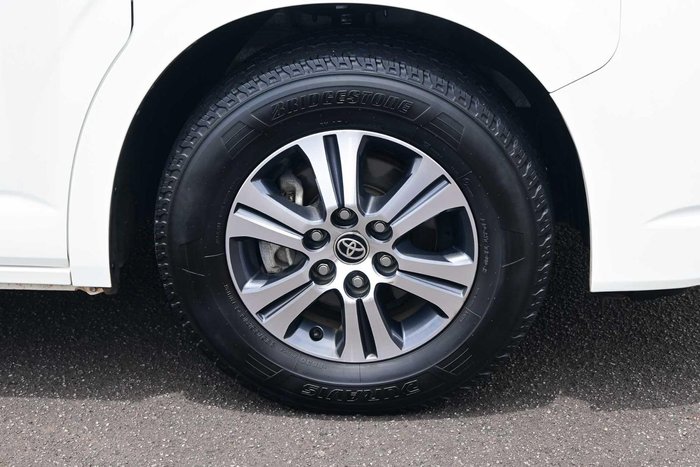 2022 Toyota Hiace Commuter GL