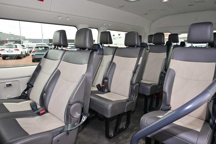 2022 Toyota Hiace Commuter GL